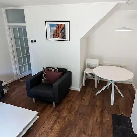 Apartamento Charming 2-Bed Garden Flat Londres Exterior foto