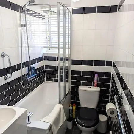 Apartamento Charming 2-Bed Garden Flat Londres Exterior foto