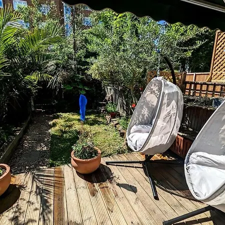 Apartamento Charming 2-Bed Garden Flat Londres Exterior foto