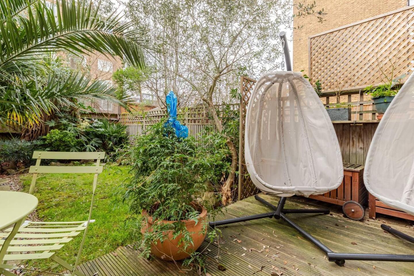Апартаменты Charming 2-bed Garden Flat